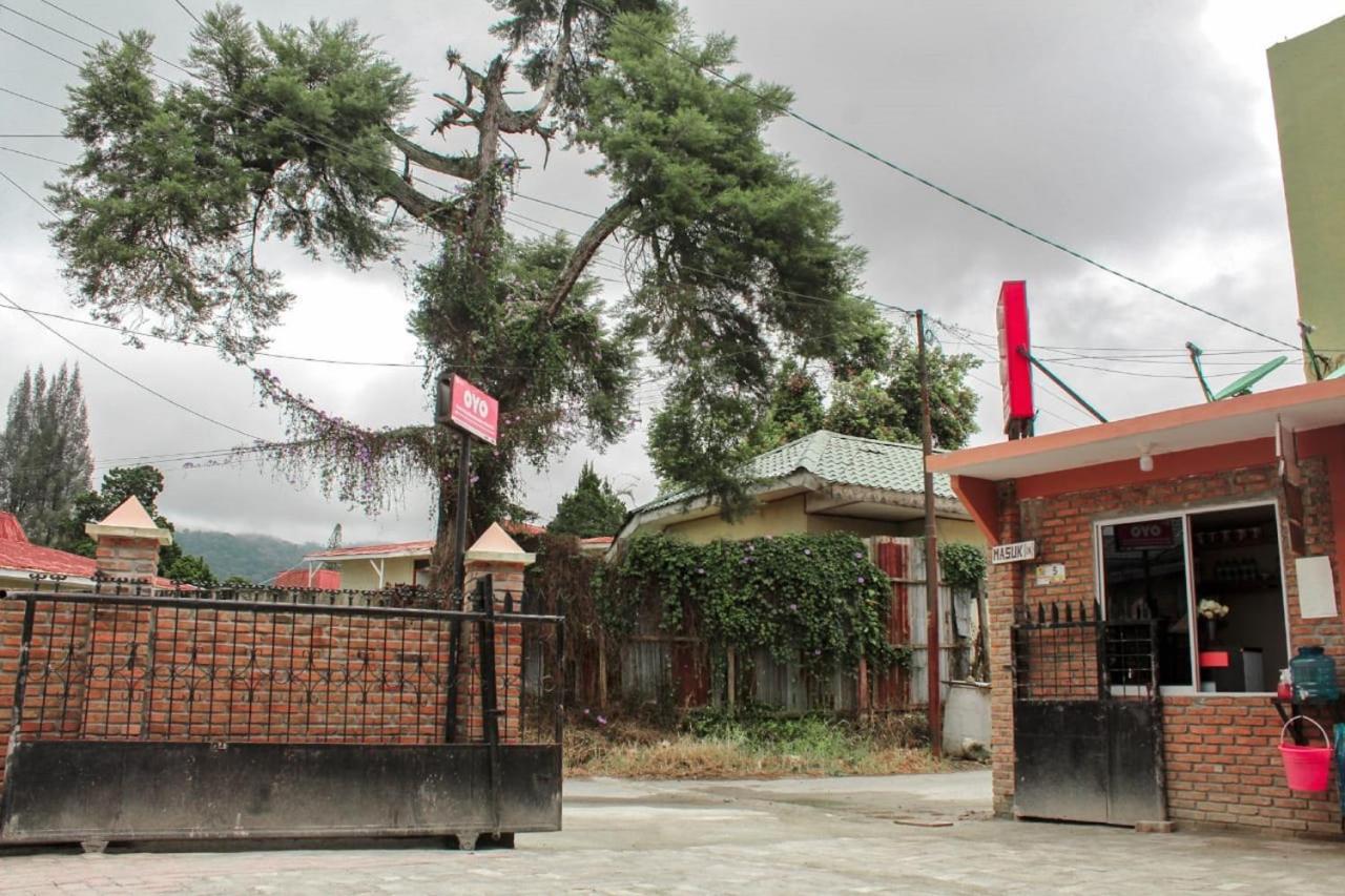 Oyo Flagship 2799 Berastagi Backpacker Rooms Exterior foto